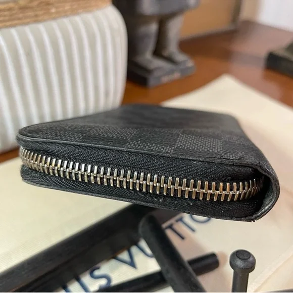 Louis Vuitton Damier Graphite Vertical Zippy Wallet - Picture 7 of 16